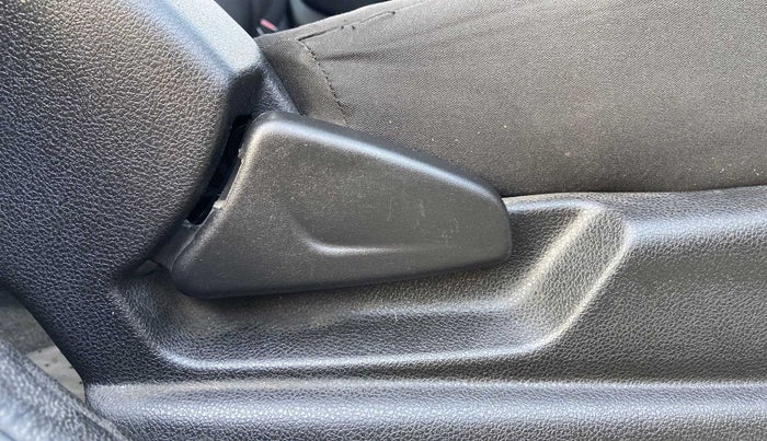 2019 Renault Kwid RXL, Petrol, Manual, 21,234 km, Driver Side Adjustment Panel