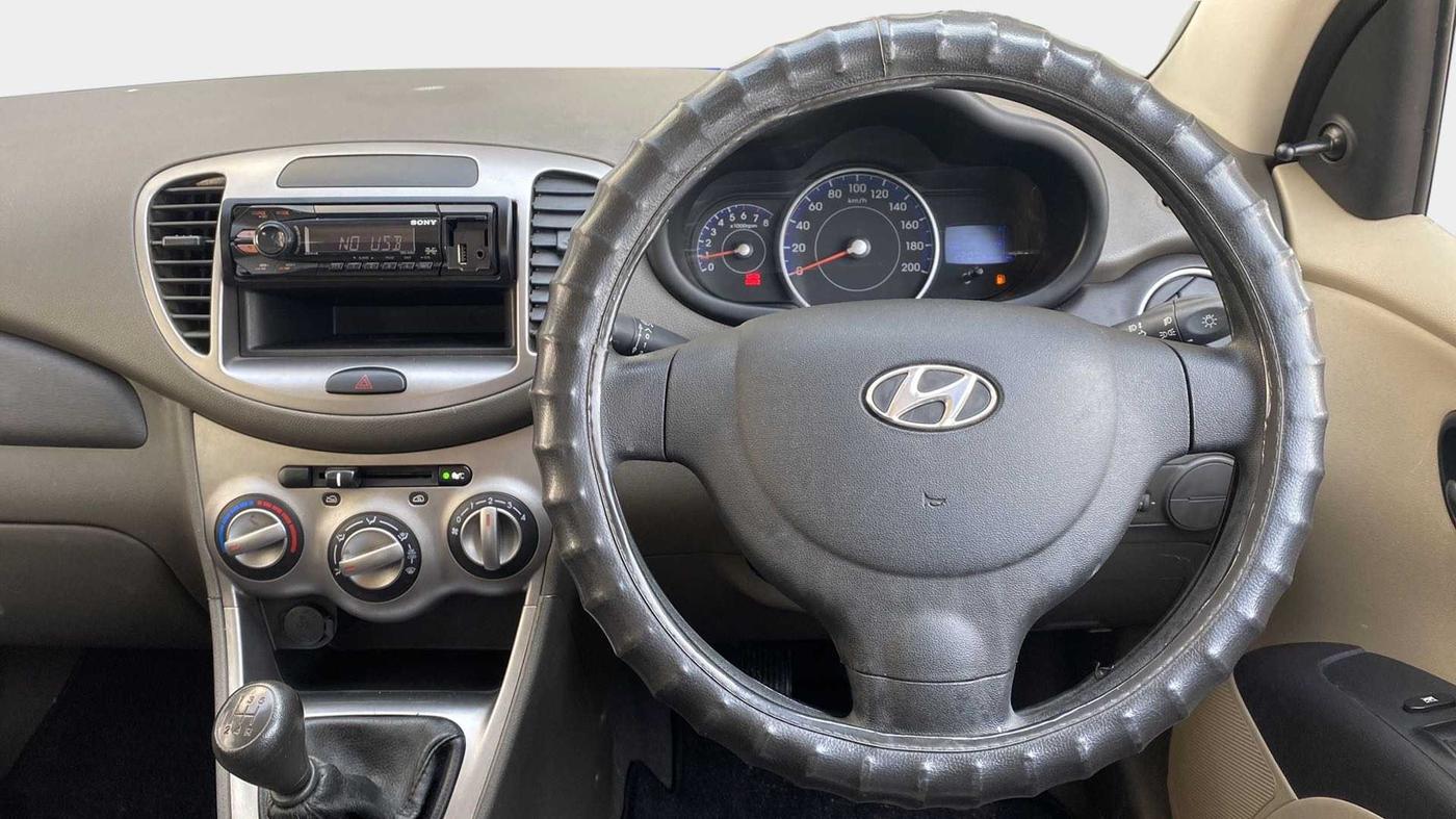 2014 Hyundai i10 MAGNA 1.1, Petrol, Manual, 22,070 km, Steering Wheel Close Up