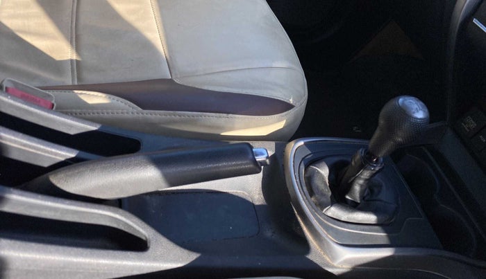 2014 Honda City 1.5L I-DTEC VX, Diesel, Manual, 1,19,342 km, Gear Lever