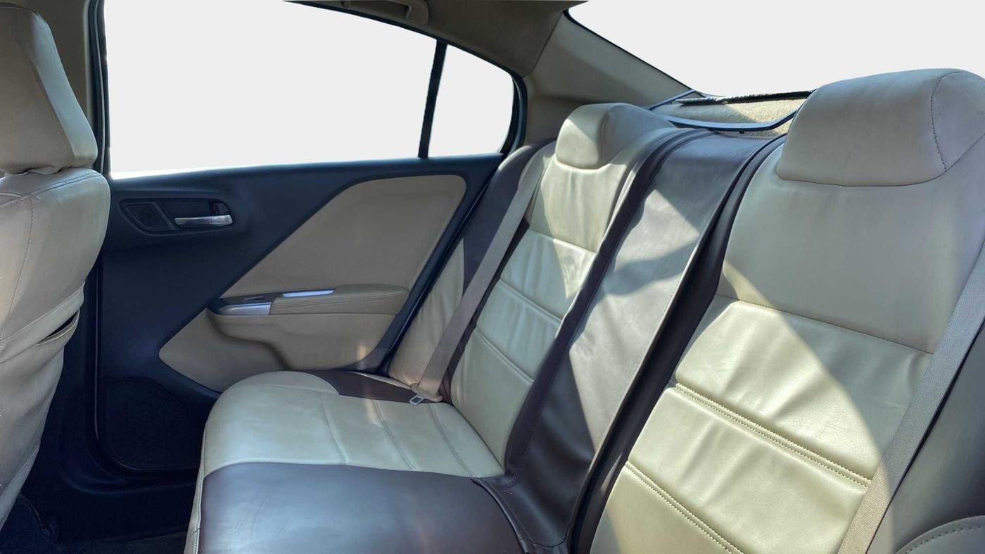 2014 Honda City 1.5L I-DTEC VX, Diesel, Manual, 1,19,342 km, Right Side Rear Door Cabin