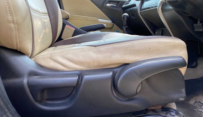2014 Honda City 1.5L I-DTEC VX, Diesel, Manual, 1,19,342 km, Driver Side Adjustment Panel