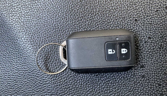 2021 Maruti Baleno ZETA PETROL 1.2, CNG, Manual, 35,261 km, Key Close Up