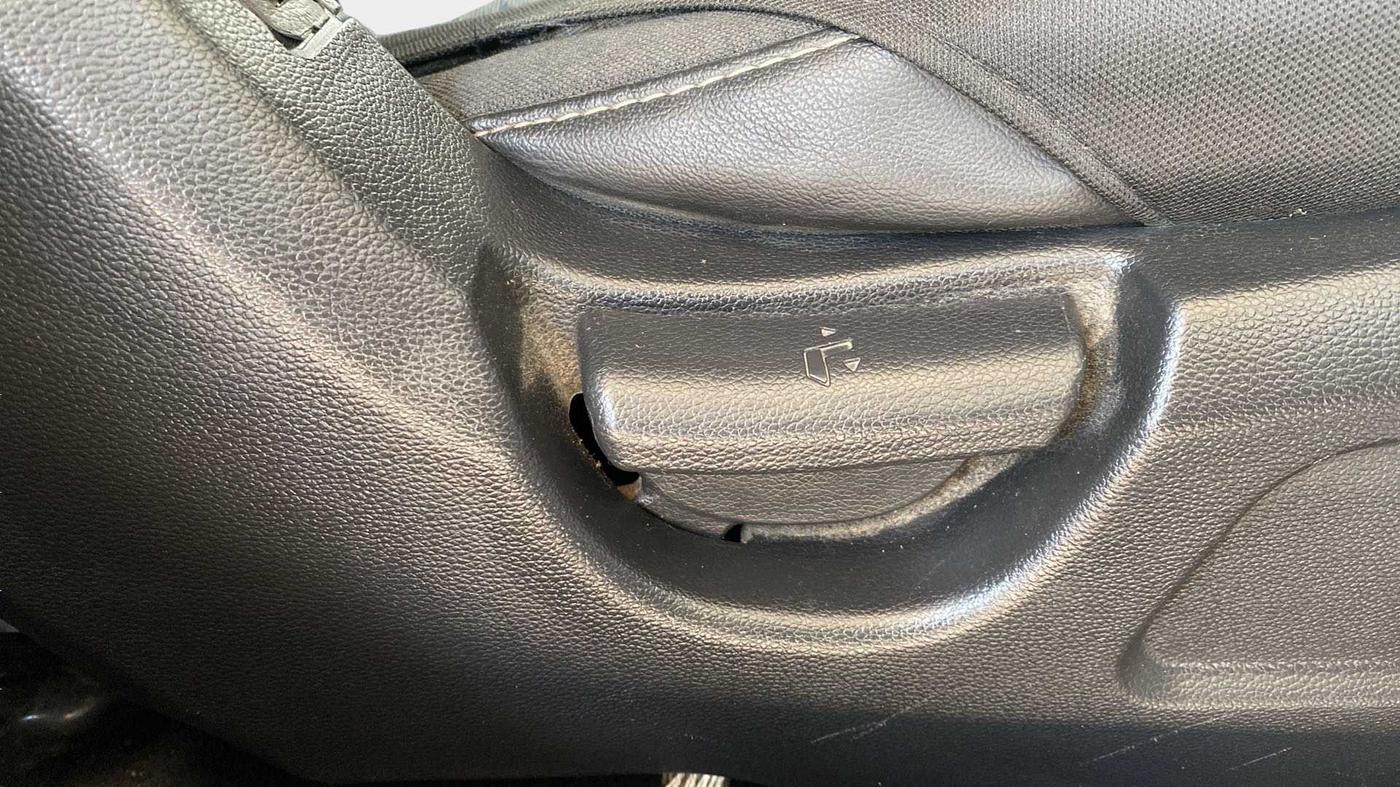2019 Hyundai Elite i20 MAGNA PLUS 1.4 CRDI, Diesel, Manual, 57,323 km, Driver Side Adjustment Panel