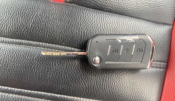 2021 Mahindra Thar LX  P 4WD AT CONVERTIBLE, Petrol, Automatic, 21,393 km, Key Close Up