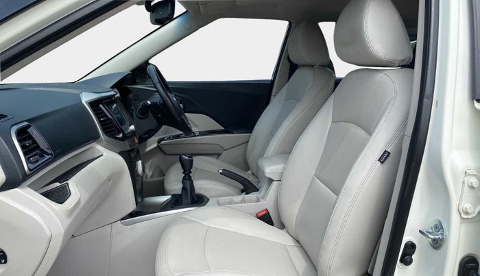 2021 Mahindra XUV300 W8 (O) 1.2 PETROL, Petrol, Manual, 38,036 km, Right Side Front Door Cabin