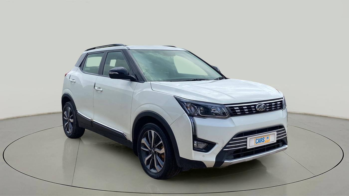 2021 Mahindra XUV300 W8 (O) 1.2 PETROL, Petrol, Manual, 38,036 km, Right Front Diagonal