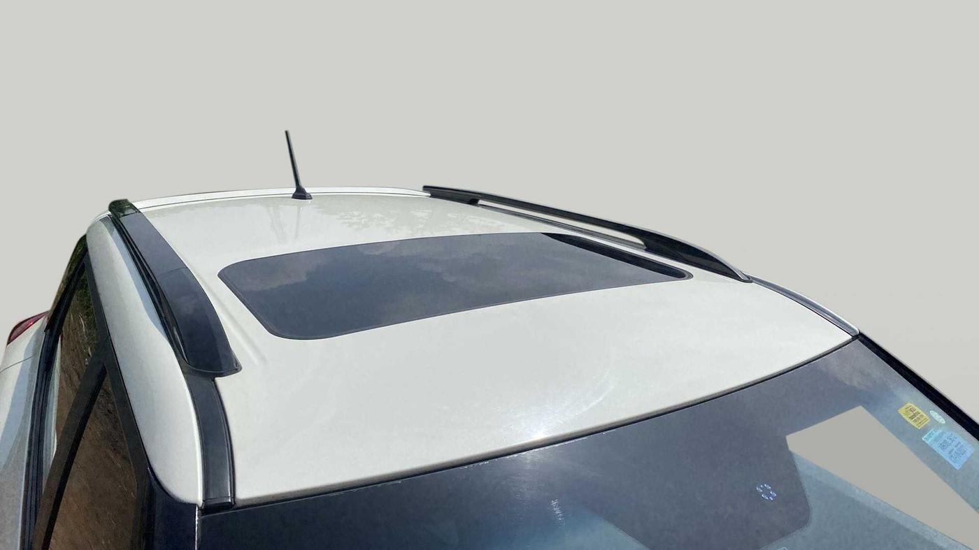 2021 Mahindra XUV300 W8 (O) 1.2 PETROL, Petrol, Manual, 38,036 km, Roof