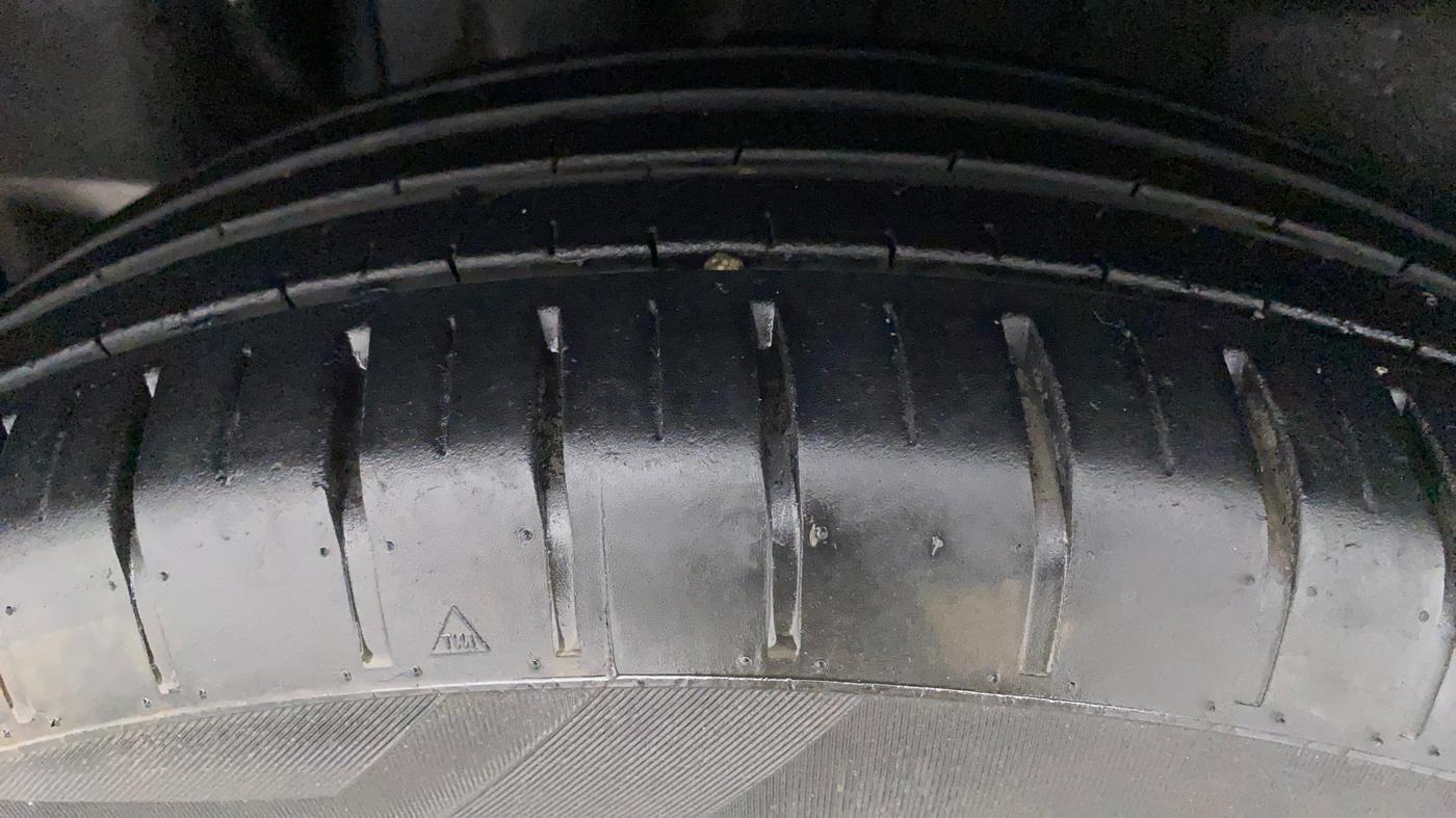 2020 Maruti Swift ZXI PLUS AMT, Petrol, Automatic, 30,061 km, Right Rear Tyre Tread