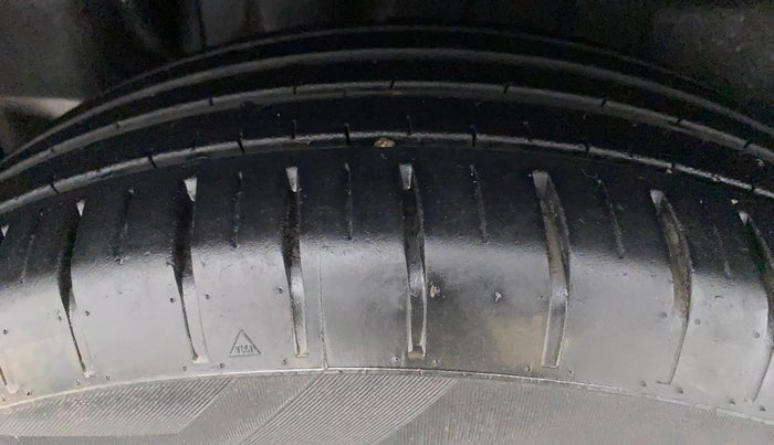 2020 Maruti Swift ZXI PLUS AMT, Petrol, Automatic, 30,061 km, Right Rear Tyre Tread