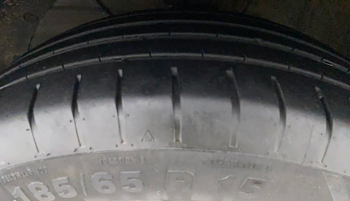 2020 Maruti Swift ZXI PLUS AMT, Petrol, Automatic, 30,061 km, Left Front Tyre Tread