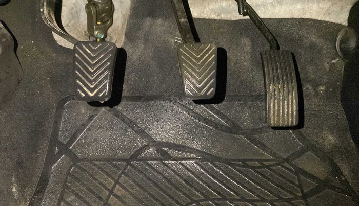 2016 Hyundai Eon MAGNA +, Petrol, Manual, 21,132 km, Pedals