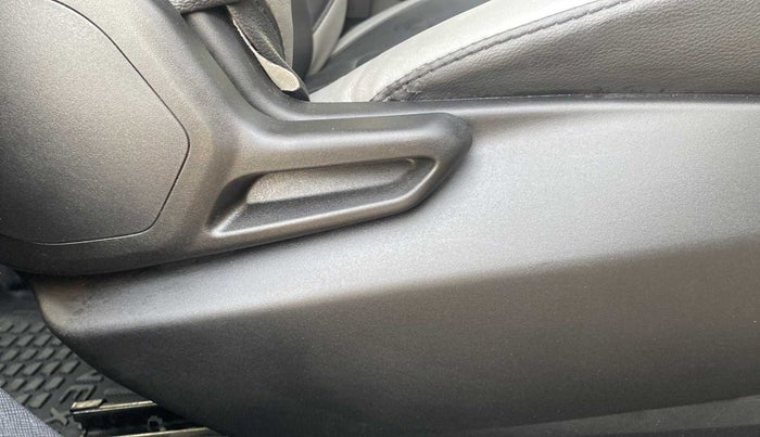 2022 Tata NEXON XM SUNROOF PETROL, Petrol, Manual, 27,869 km, Driver Side Adjustment Panel
