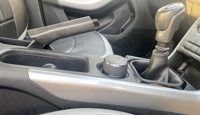2022 Tata NEXON XM SUNROOF PETROL, Petrol, Manual, 27,869 km, Gear Lever
