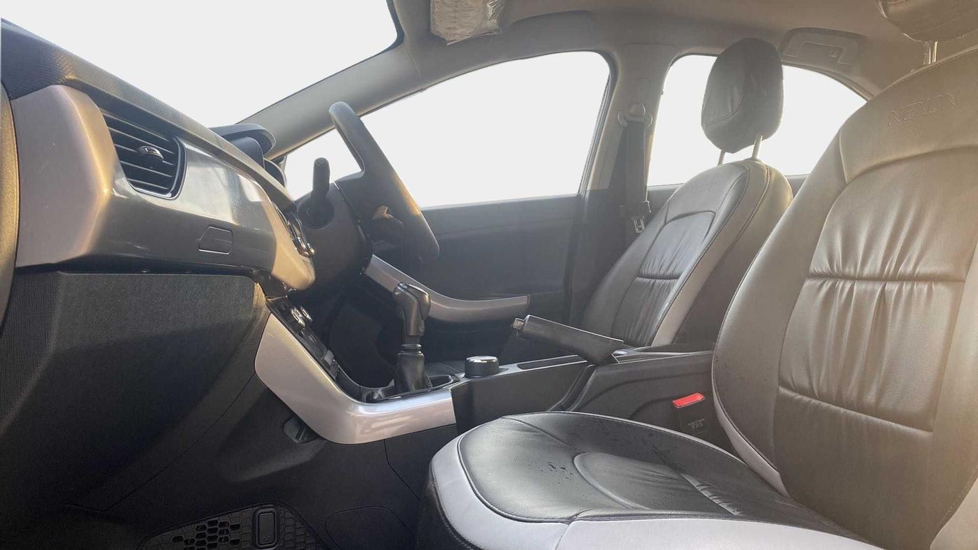 2022 Tata NEXON XM SUNROOF PETROL, Petrol, Manual, 27,869 km, Right Side Front Door Cabin