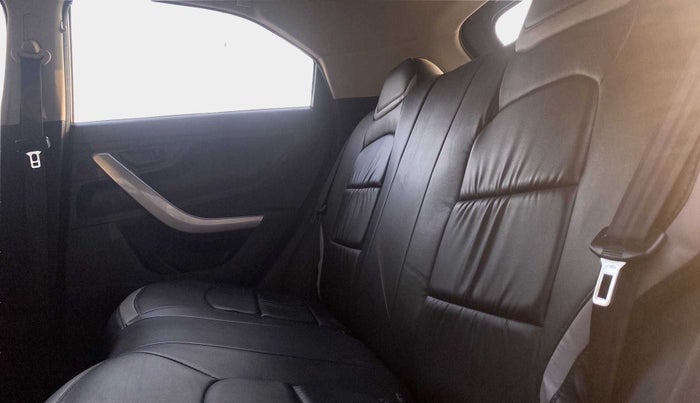 2022 Tata NEXON XM SUNROOF PETROL, Petrol, Manual, 27,869 km, Right Side Rear Door Cabin