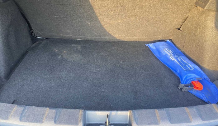 2022 Tata NEXON XM SUNROOF PETROL, Petrol, Manual, 27,869 km, Boot Inside