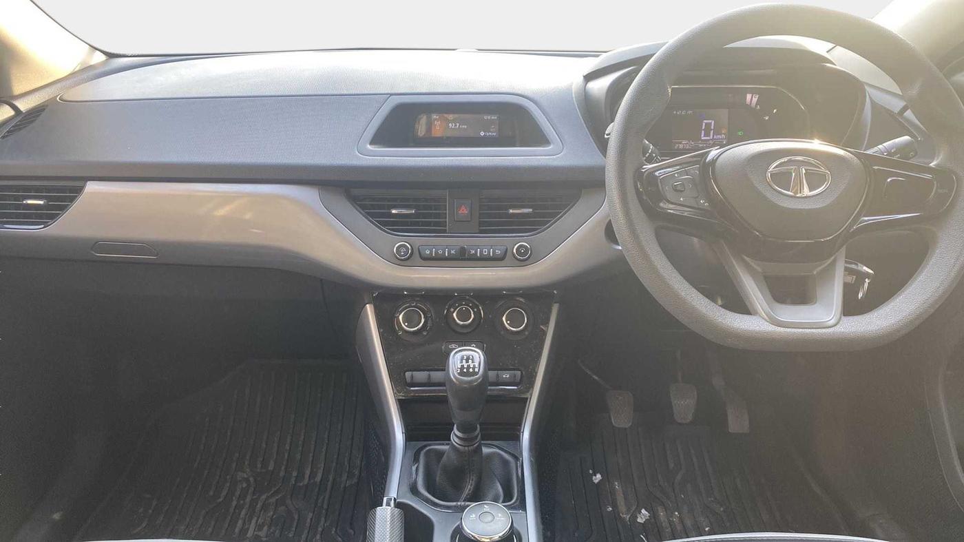 2022 Tata NEXON XM SUNROOF PETROL, Petrol, Manual, 27,869 km, Dashboard
