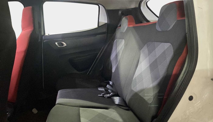 2019 Renault Kwid RXT 1.0 (O), Petrol, Manual, 18,550 km, Right Side Rear Door Cabin