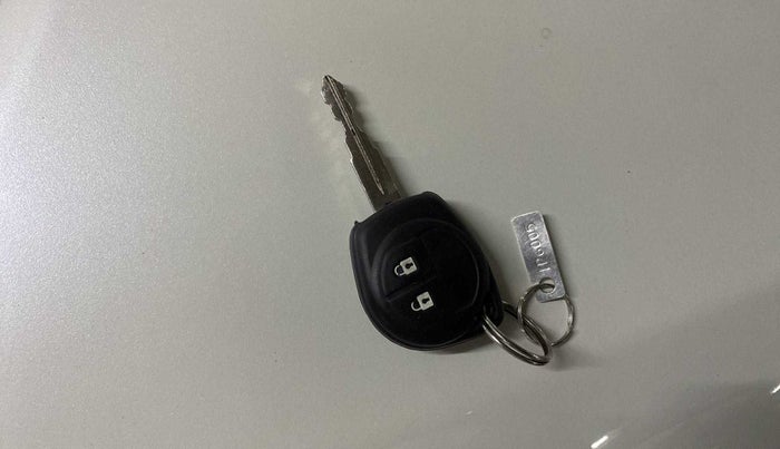 2017 Maruti Swift VXI, Petrol, Manual, 45,275 km, Key Close Up