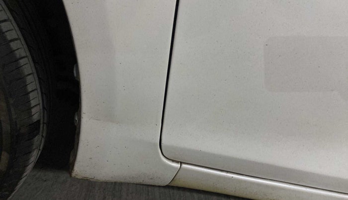 2017 Maruti Swift VXI, Petrol, Manual, 45,275 km, Left fender - Slightly dented