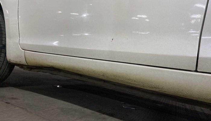 2017 Maruti Swift VXI, Petrol, Manual, 45,275 km, Left running board - Slightly dented