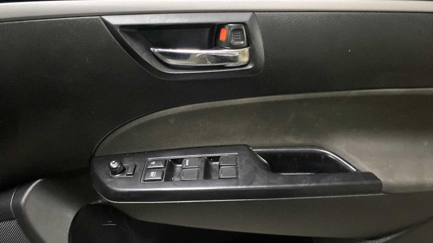 2017 Maruti Swift VXI, Petrol, Manual, 45,275 km, Driver Side Door Panels Control