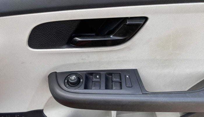 2022 Tata ALTROZ XM PLUS PETROL, Petrol, Manual, 16,513 km, Driver Side Door Panels Control