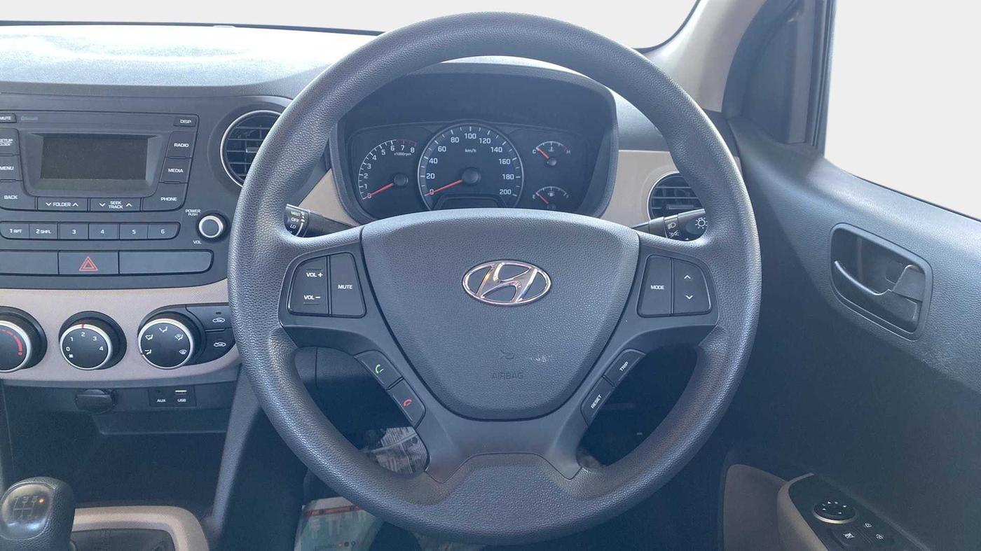 2019 Hyundai Xcent S 1.2, Petrol, Manual, 17,806 km, Steering Wheel Close Up