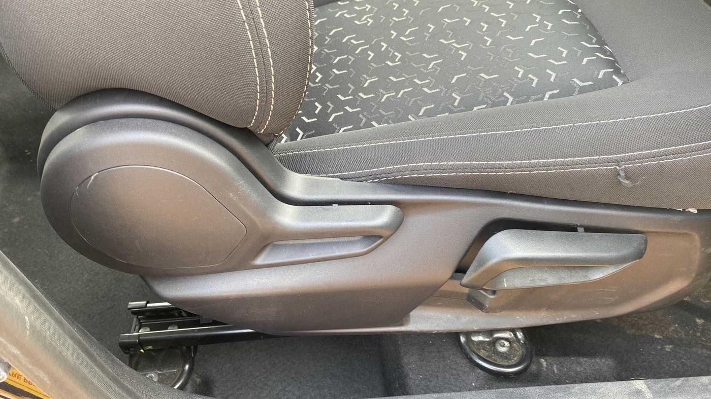 2022 Tata Tiago XZ PLUS PETROL, Petrol, Manual, 479 km, Driver Side Adjustment Panel
