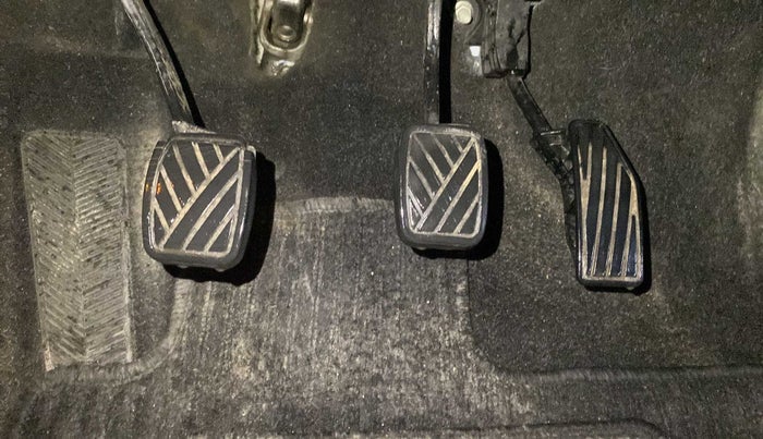 2016 Maruti Baleno ALPHA PETROL 1.2, Petrol, Manual, 56,243 km, Pedals