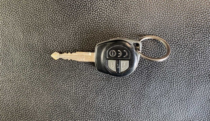 2017 Maruti Baleno DELTA PETROL 1.2, Petrol, Manual, 52,811 km, Key Close Up