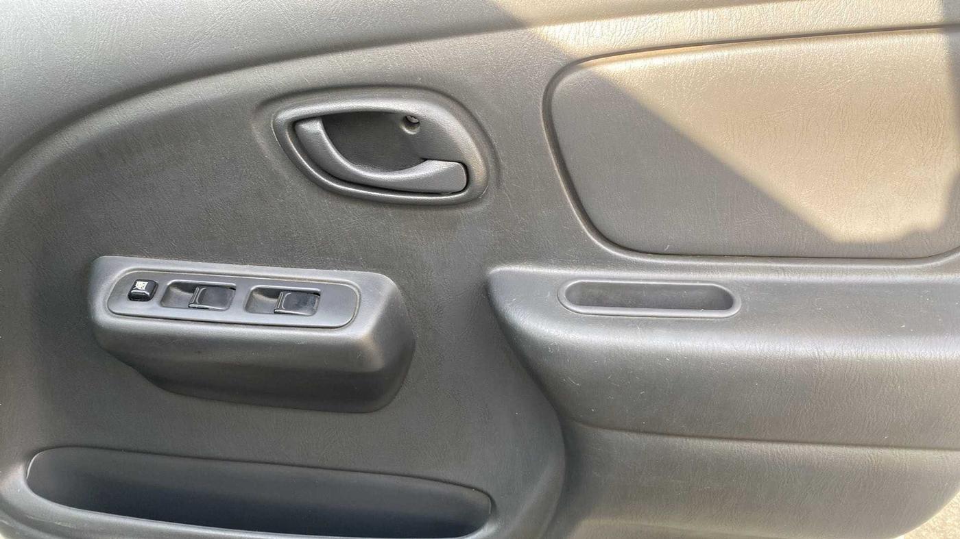 2011 Maruti Alto LXI, Petrol, Manual, 39,740 km, Driver Side Door Panels Control