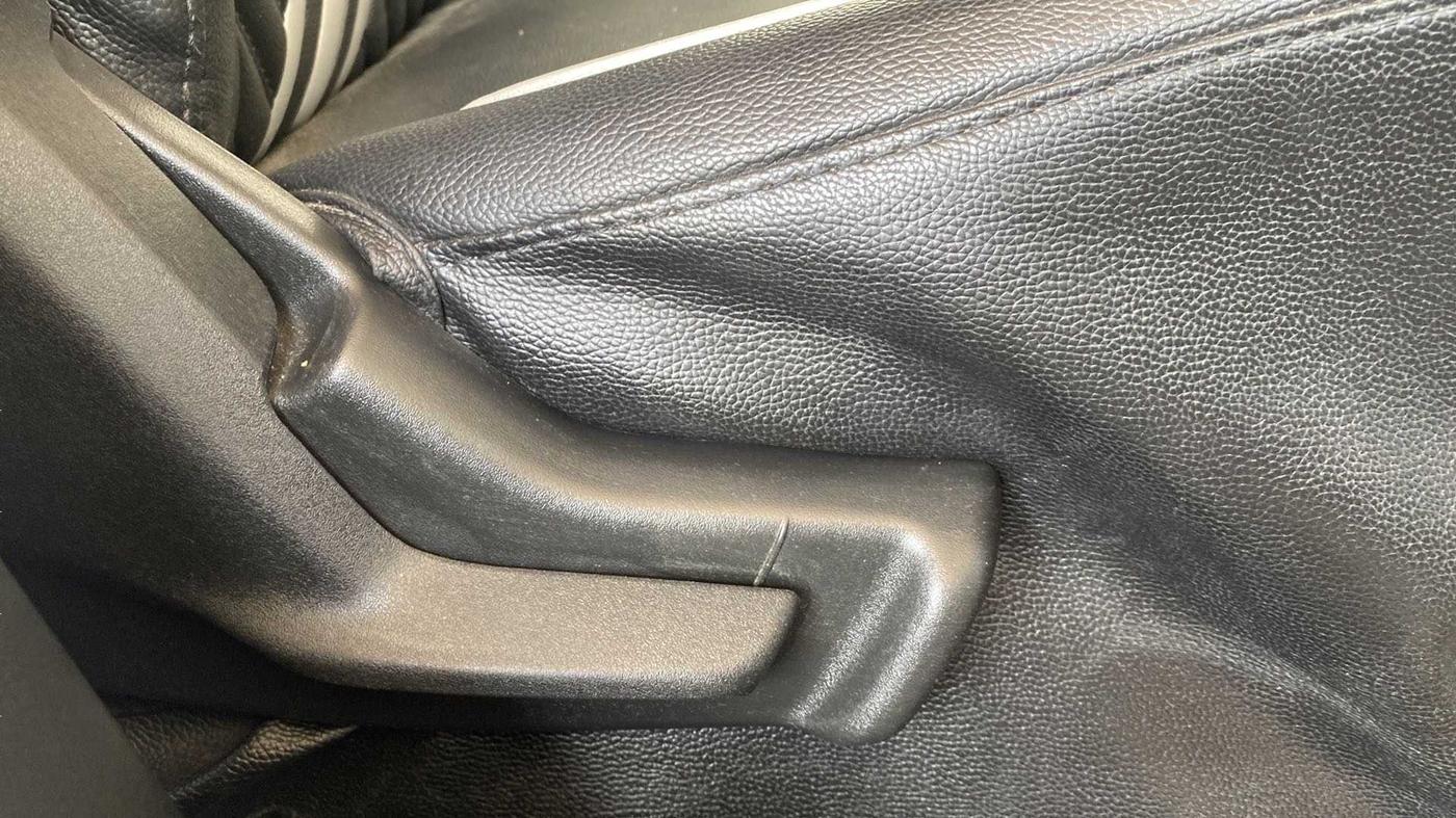 2022 Maruti IGNIS SIGMA 1.2, Petrol, Manual, 4,472 km, Driver Side Adjustment Panel
