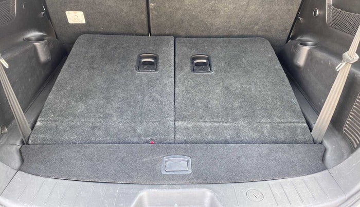 2018 Mahindra XUV500 W9, Diesel, Manual, 95,277 km, Boot Inside