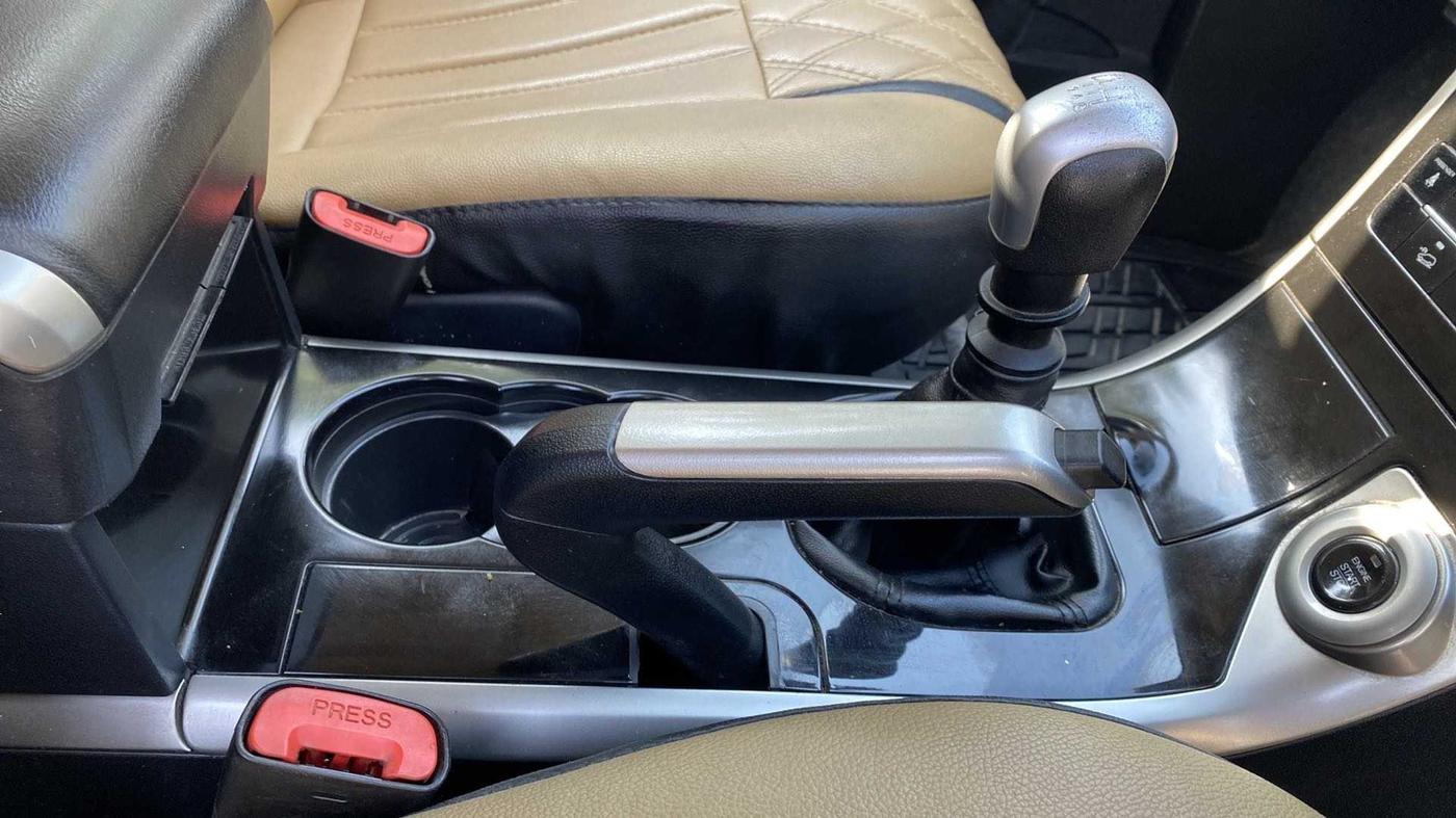 2018 Mahindra XUV500 W9, Diesel, Manual, 95,277 km, Gear Lever