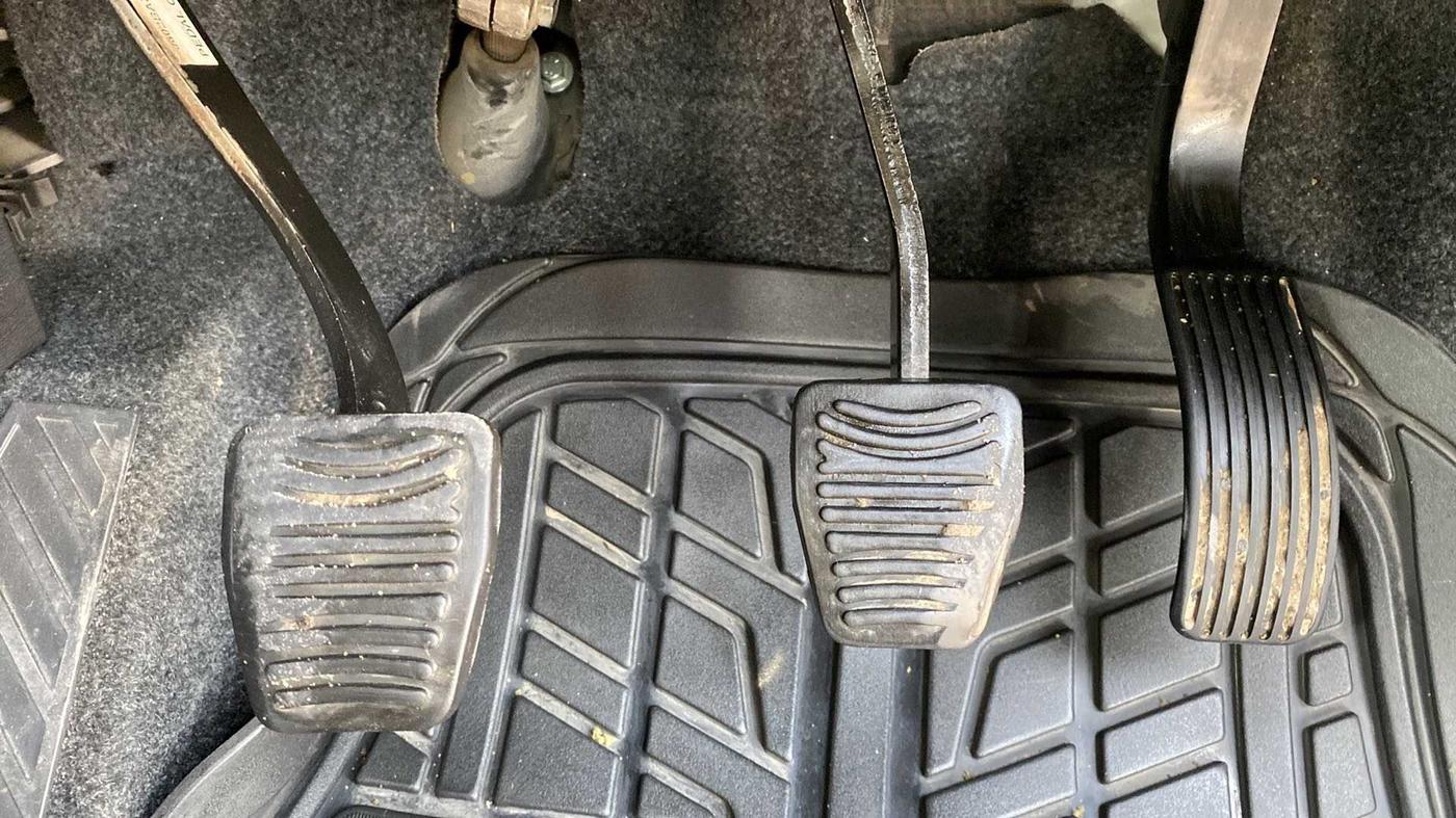 2018 Mahindra XUV500 W9, Diesel, Manual, 95,277 km, Pedals
