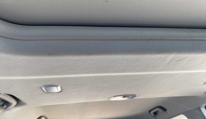 2018 Mahindra XUV500 W9, Diesel, Manual, 95,277 km, Ceiling - Roof lining minor dirty