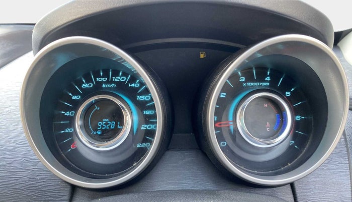 2018 Mahindra XUV500 W9, Diesel, Manual, 95,277 km, Odometer Image