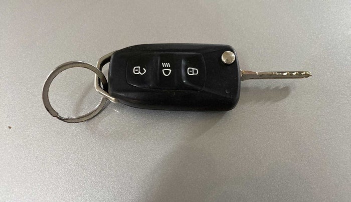 2018 Tata Tiago XT PETROL, Petrol, Manual, 40,296 km, Key Close Up