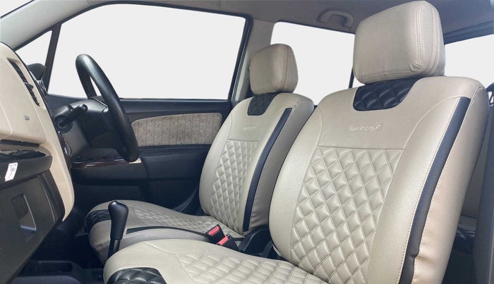 2018 Maruti Wagon R 1.0 VXI AMT, Petrol, Automatic, 40,222 km, Right Side Front Door Cabin