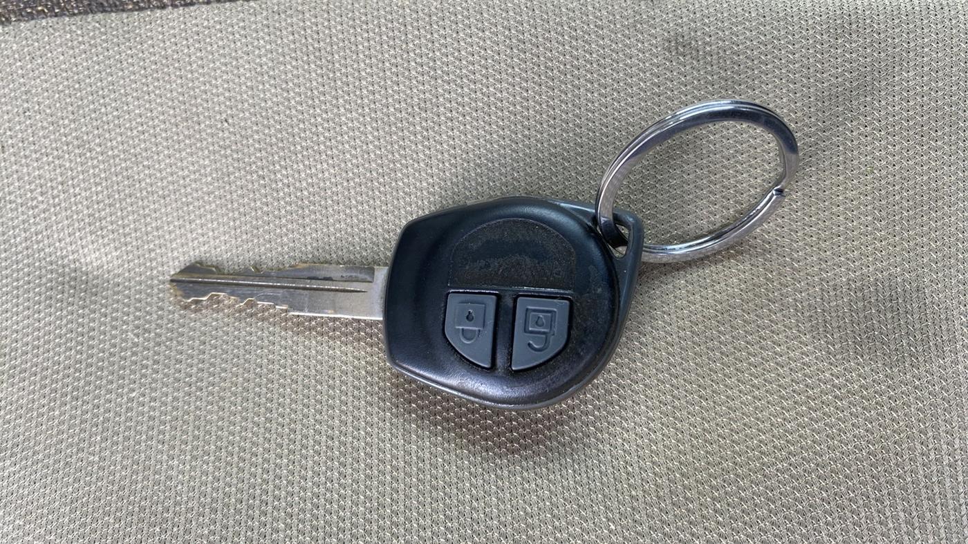 2017 Maruti Swift VXI, Petrol, Manual, 69,406 km, Key Close Up