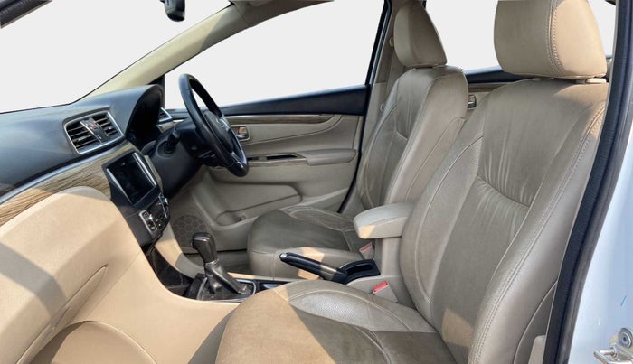 2019 Maruti Ciaz ALPHA  AT 1.5 SHVS PETROL, Petrol, Automatic, 95,450 km, Right Side Front Door Cabin