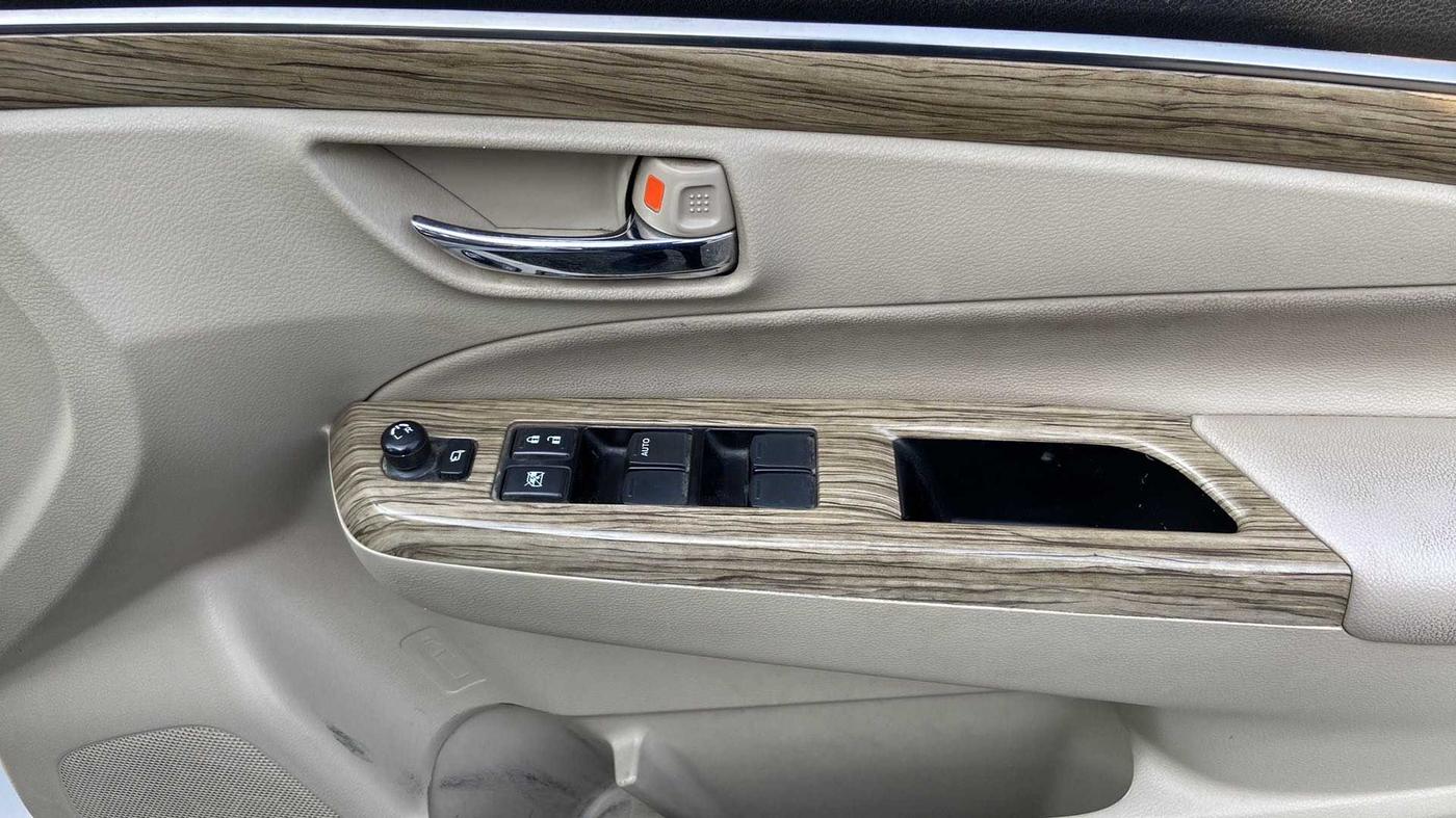 2019 Maruti Ciaz ALPHA  AT 1.5 SHVS PETROL, Petrol, Automatic, 95,450 km, Driver Side Door Panels Control