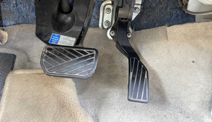 2019 Maruti Ciaz ALPHA  AT 1.5 SHVS PETROL, Petrol, Automatic, 95,450 km, Pedals