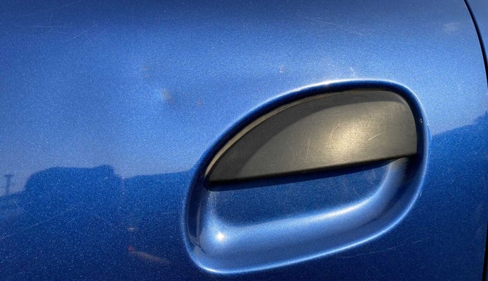 2017 Renault Kwid CLIMBER 1.0 AMT, Petrol, Automatic, 58,710 km, Front passenger door - Slightly dented
