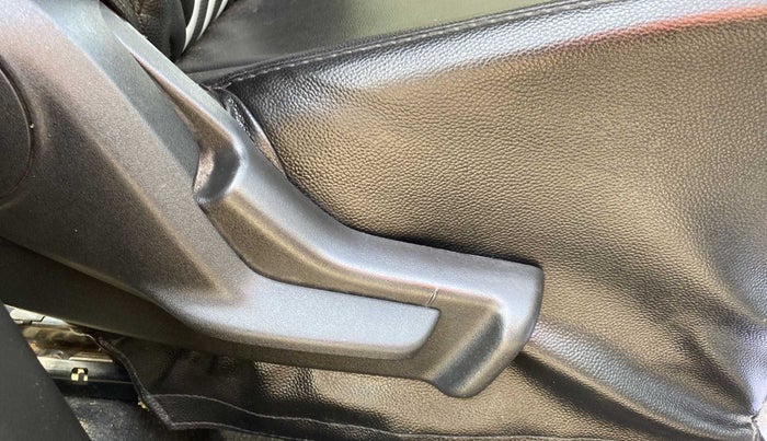 2022 Maruti IGNIS ZETA 1.2, Petrol, Manual, 22,499 km, Driver Side Adjustment Panel