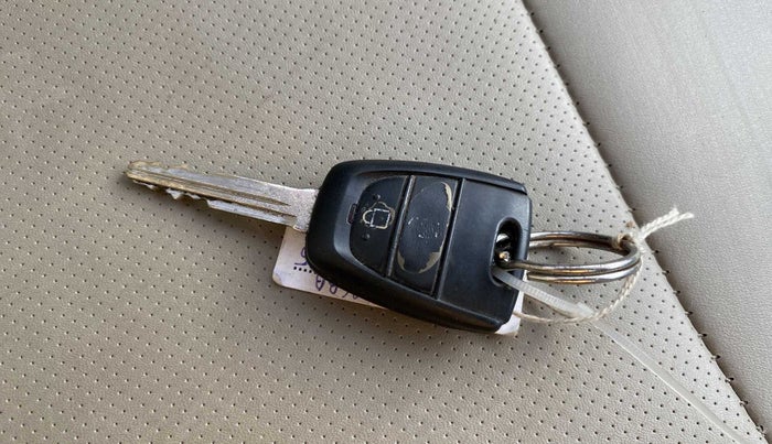 2021 Hyundai NEW SANTRO SPORTZ MT, Petrol, Manual, 11,653 km, Key Close Up