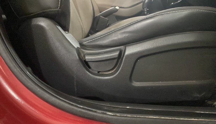 2015 Hyundai Elite i20 MAGNA 1.2, Petrol, Manual, 51,752 km, Driver Side Adjustment Panel
