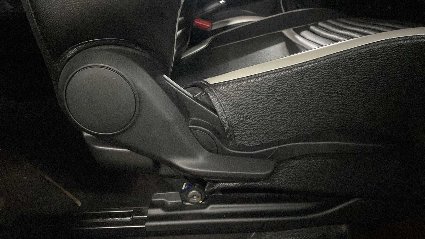 2021 Maruti Baleno ZETA PETROL 1.2, Petrol, Manual, 26,018 km, Driver Side Adjustment Panel