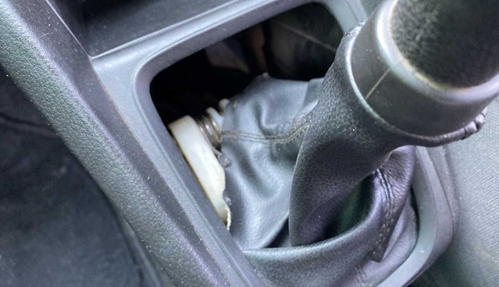2018 Maruti Celerio X ZXI, Petrol, Manual, 31,253 km, Gear lever - Boot cover slightly torn
